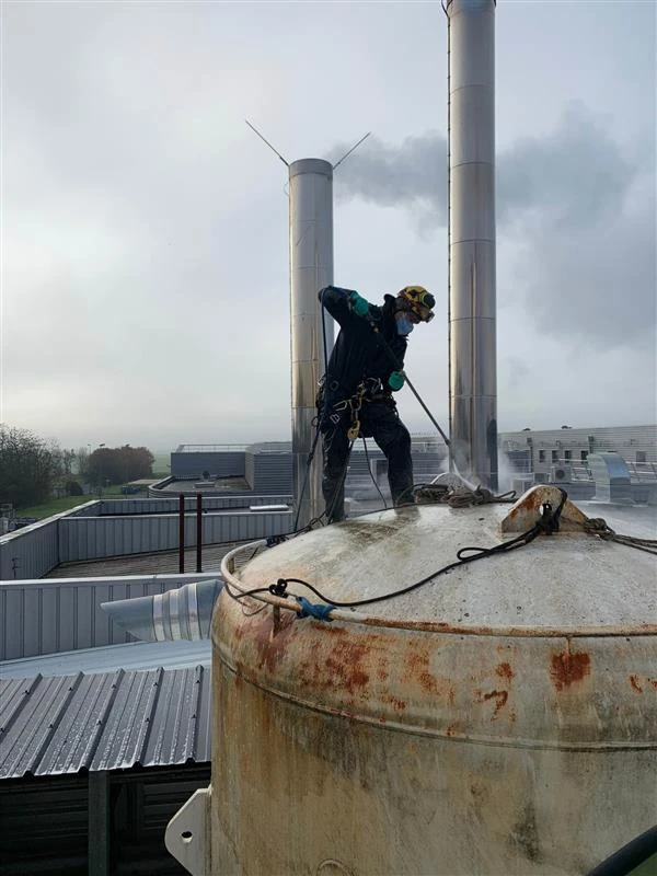 Intervention de cordistes MS Access pour un silo qui reprend des couleurs chez PROTECH LAV à Saint-Hermine (industrie) – 3